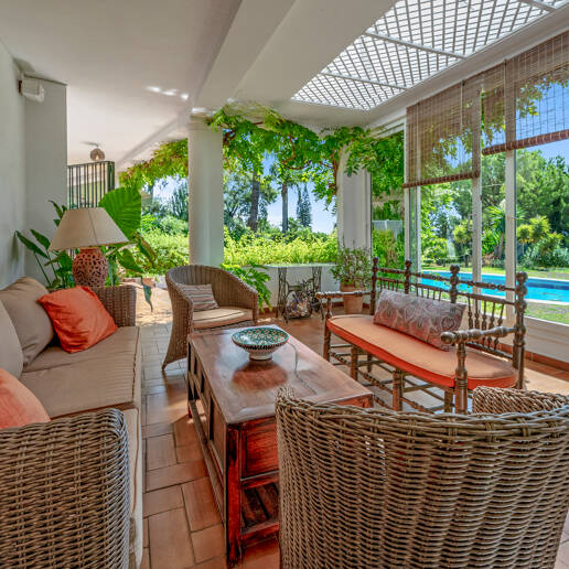 Villa Renisa, andalusische Villa auf großem Privatgrundstück mit Meerblick