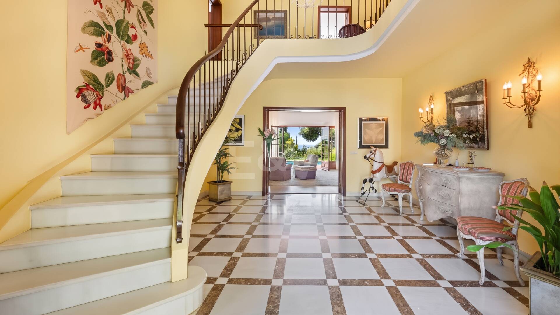 Villa Renisa, andalusische Villa auf großem Privatgrundstück mit Meerblick