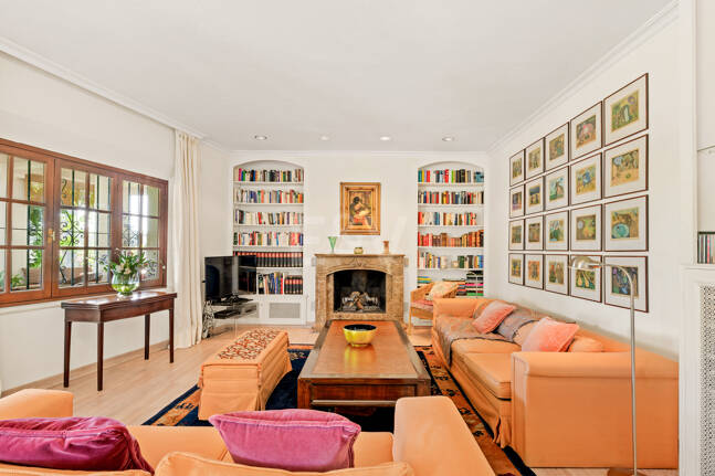 Villa de estilo andaluz en amplia parcela junto al centro de Marbella