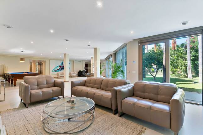 Exklusive Villa in der Nähe von Guadalminas Strand und Golfplatz