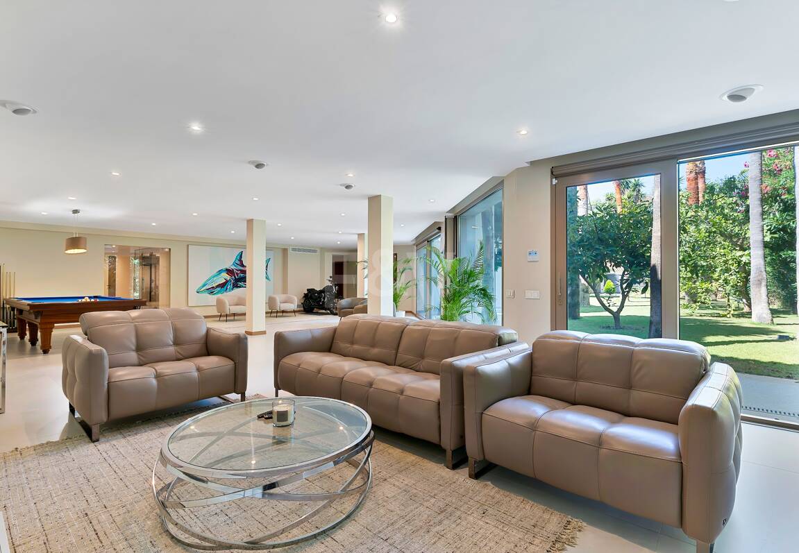 Exklusive Villa in der Nähe von Guadalminas Strand und Golfplatz