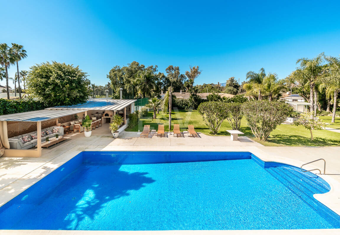 Sofisticada villa cerca de la playa y el golf de Guadalmina