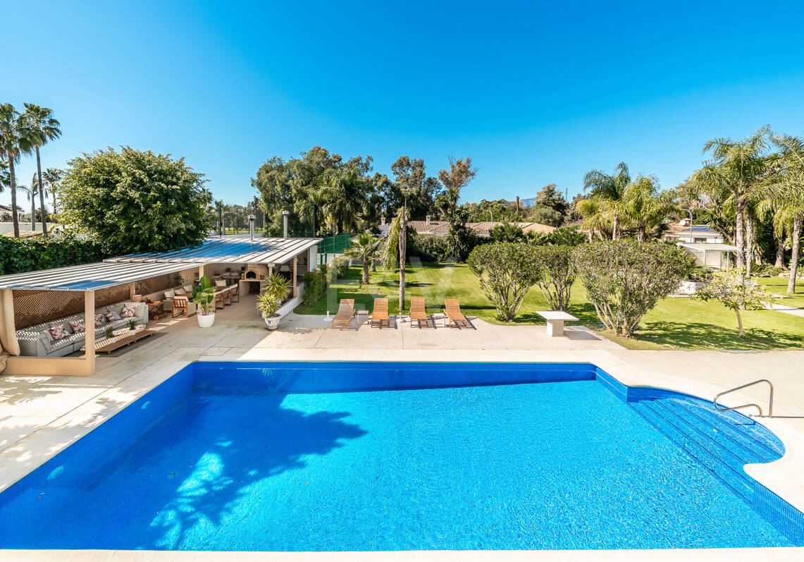 Sophisticated Villa Near Guadalmina’s Beach & Golf