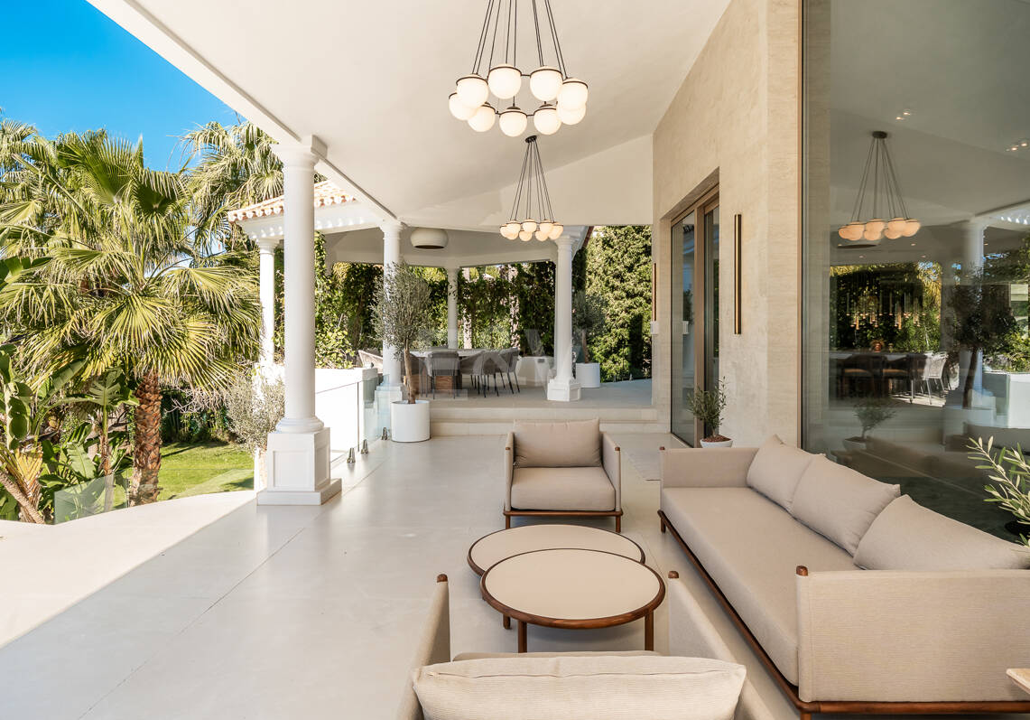 Sophisticated Villa Near Guadalmina’s Beach & Golf