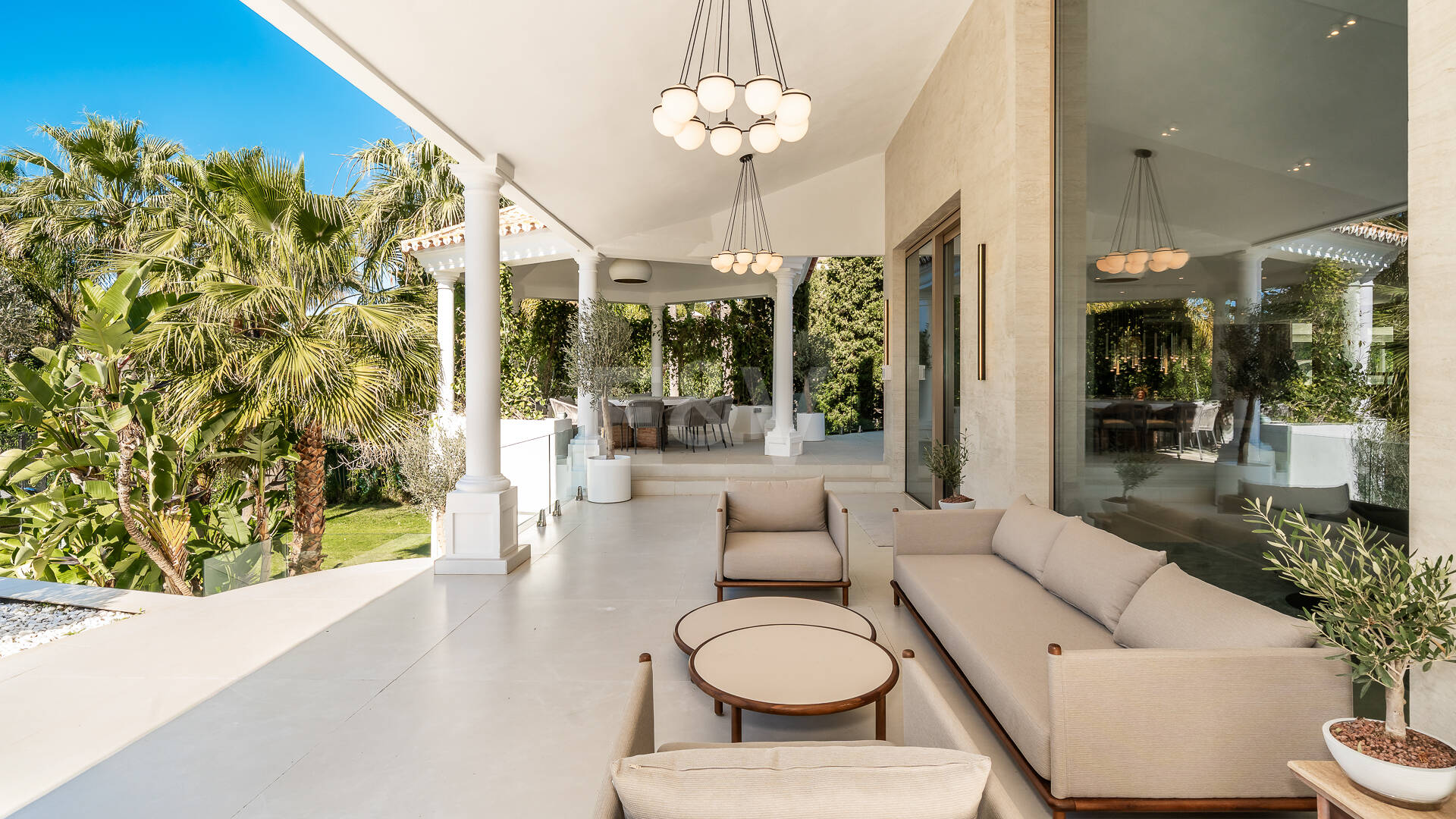 Sofisticada villa cerca de la playa y el golf de Guadalmina