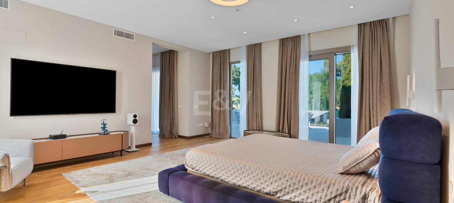Sophisticated Villa Near Guadalmina’s Beach & Golf