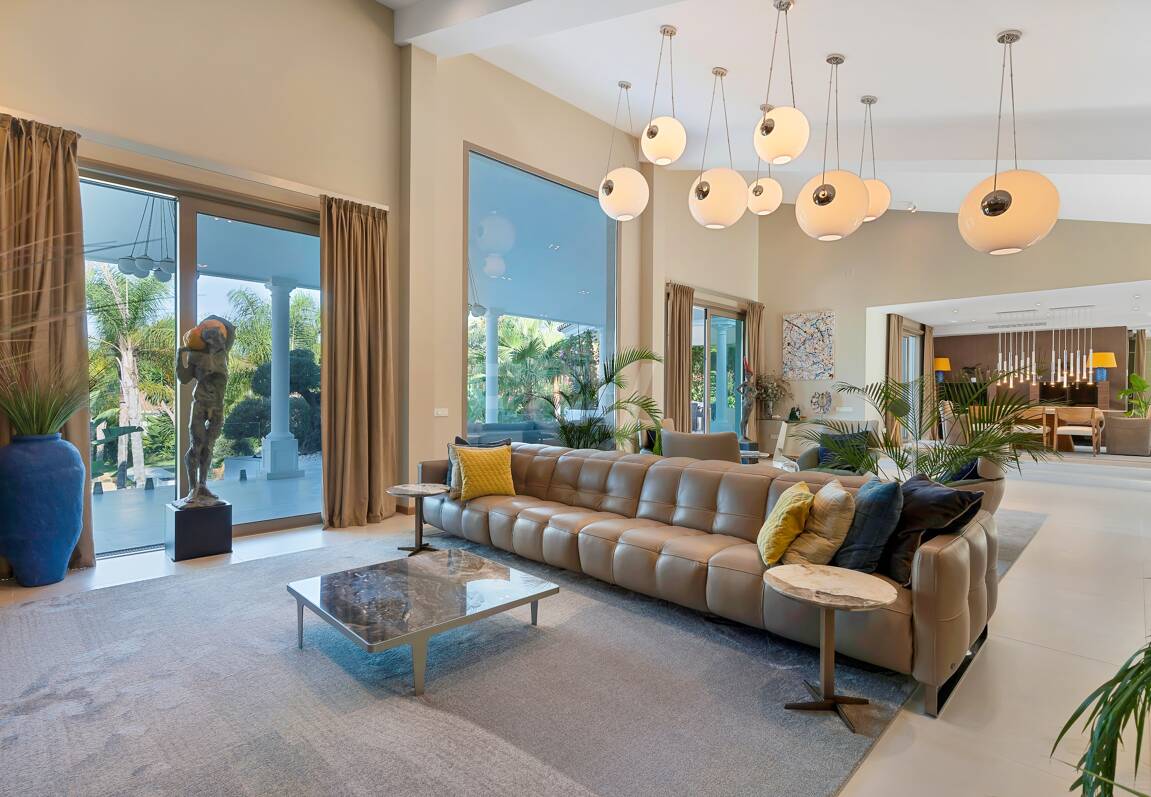 Exklusive Villa in der Nähe von Guadalminas Strand und Golfplatz