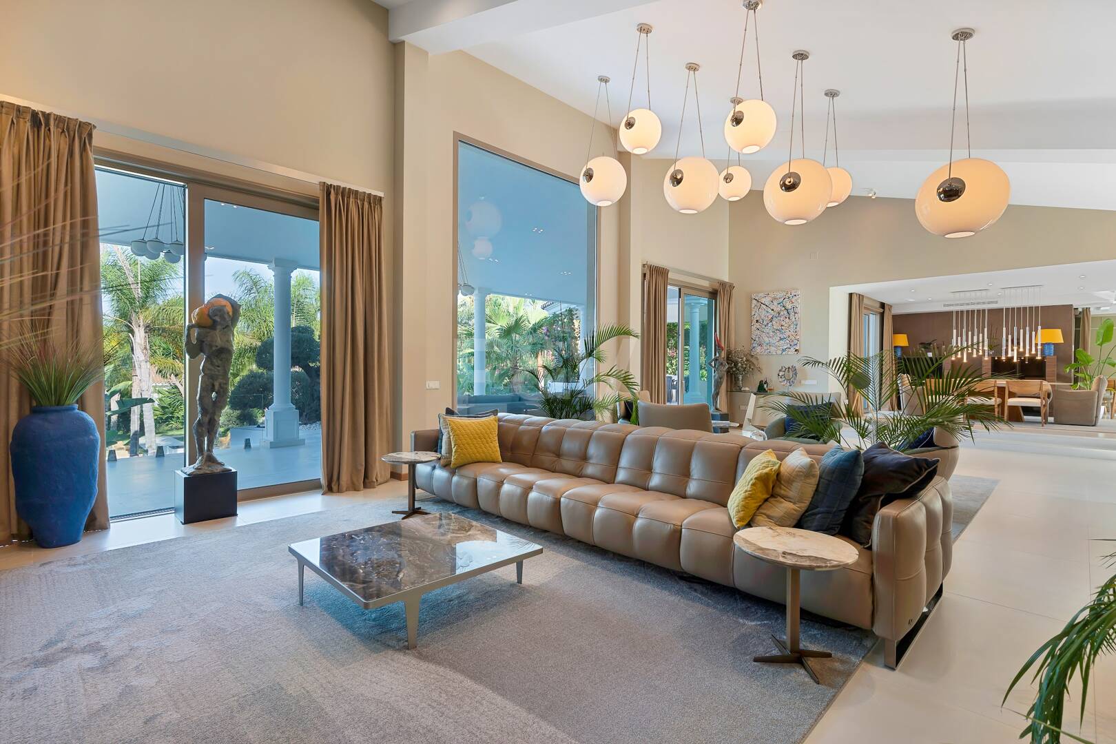 Exklusive Villa in der Nähe von Guadalminas Strand und Golfplatz