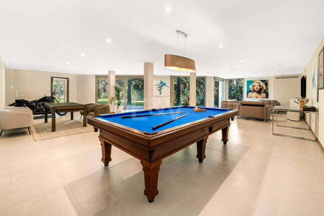 Sofisticada villa cerca de la playa y el golf de Guadalmina