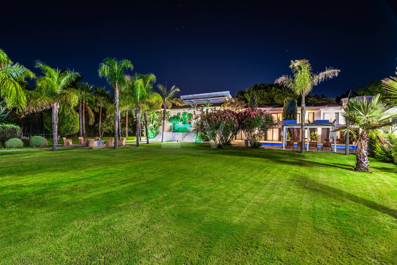 Sofisticada villa cerca de la playa y el golf de Guadalmina