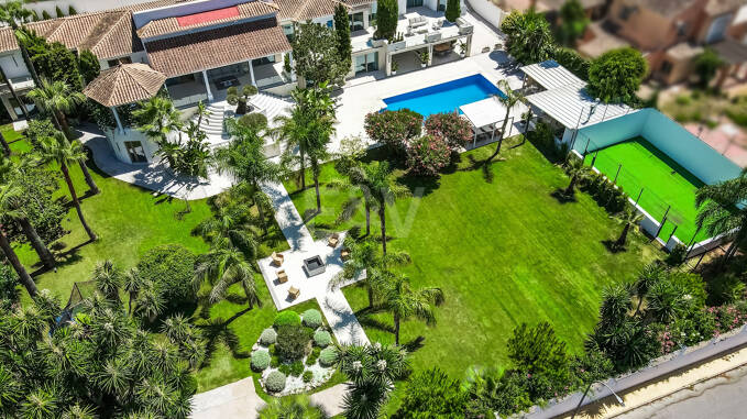 Sofistikerad Villa nära Guadalmina Beach & Golf