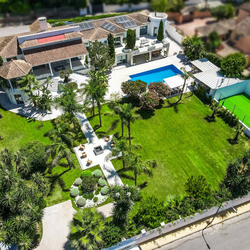 Sofisticada villa cerca de la playa y el golf de Guadalmina