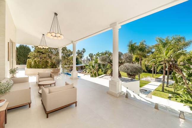 Sofisticada villa cerca de la playa y el golf de Guadalmina