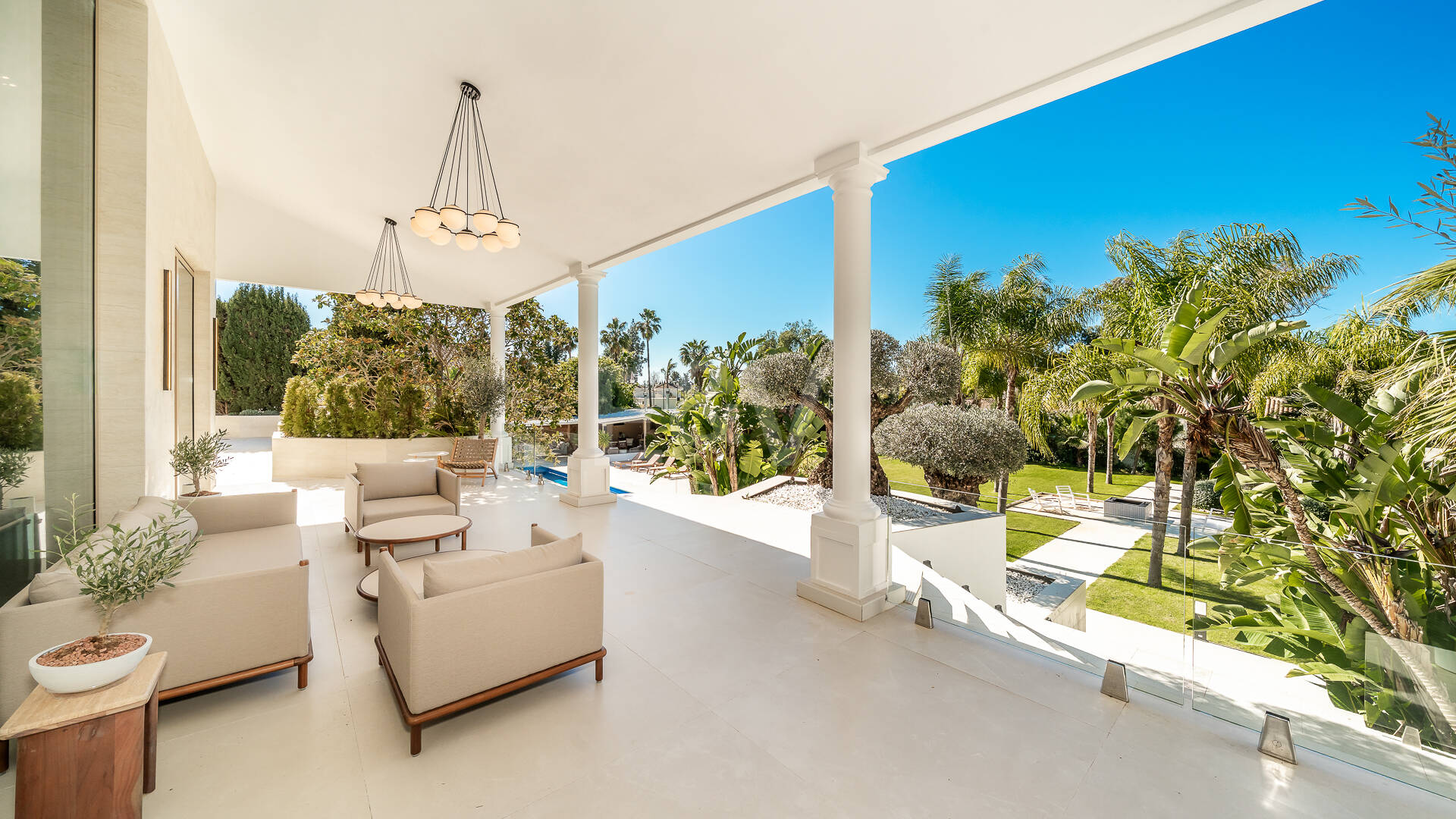 Sofisticada villa cerca de la playa y el golf de Guadalmina