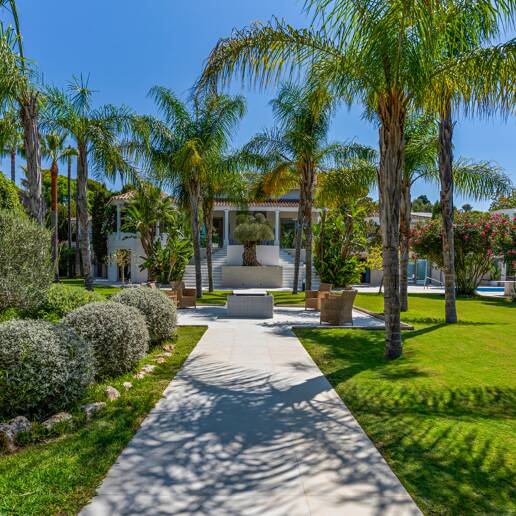 Sophisticated Villa Near Guadalmina’s Beach & Golf