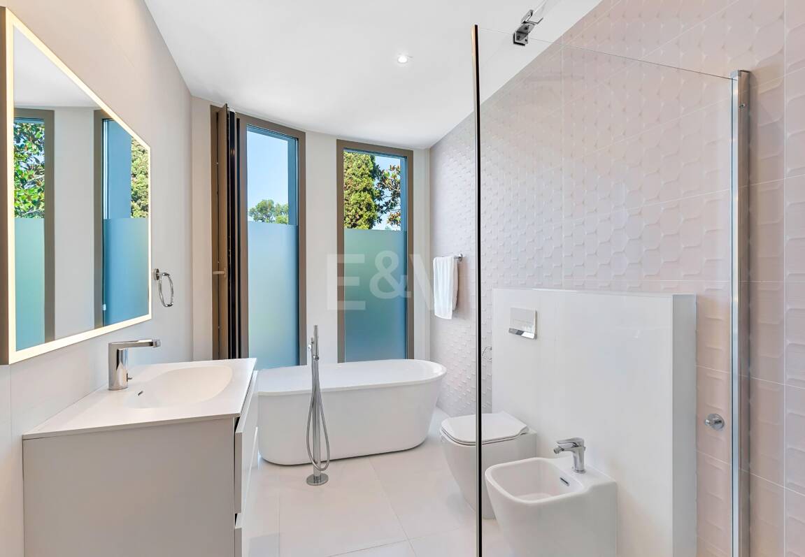 Exklusive Villa in der Nähe von Guadalminas Strand und Golfplatz