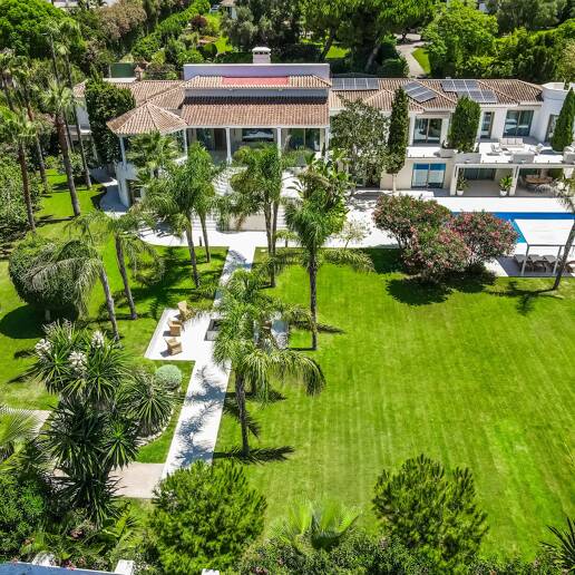 Sophisticated Villa Near Guadalmina’s Beach & Golf
