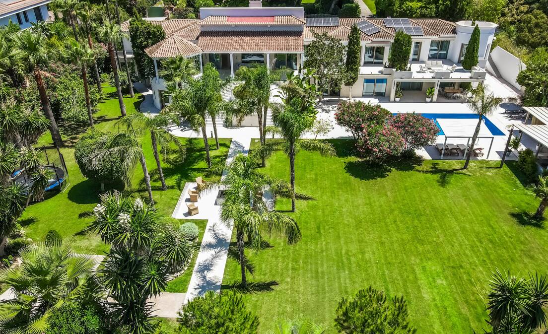 Sophisticated Villa Near Guadalmina’s Beach & Golf