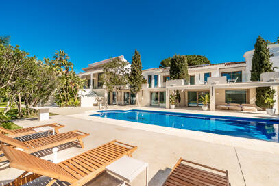 Sofisticada villa cerca de la playa y el golf de Guadalmina