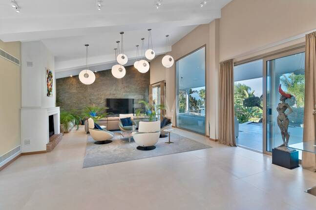 Exklusive Villa in der Nähe von Guadalminas Strand und Golfplatz