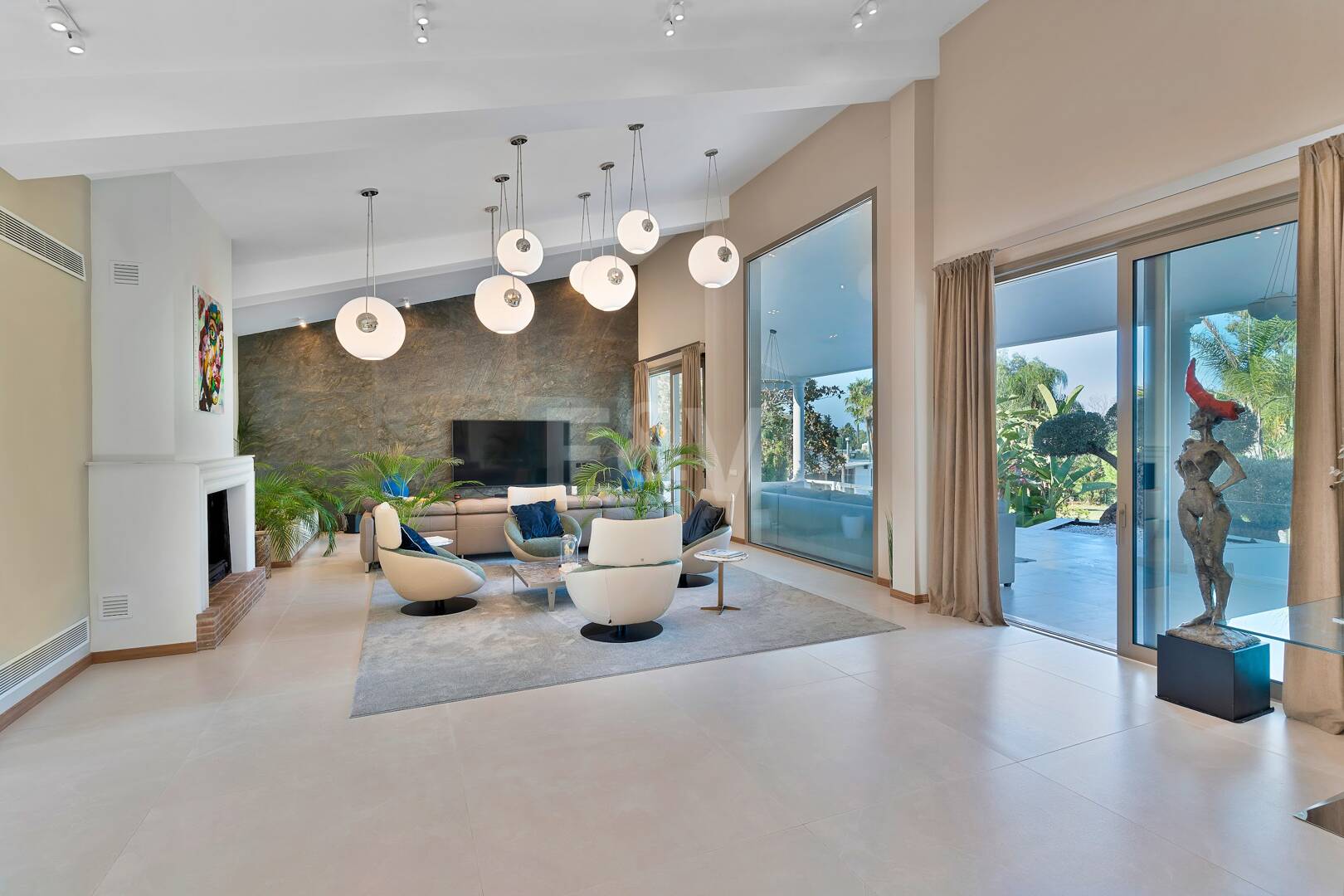 Exklusive Villa in der Nähe von Guadalminas Strand und Golfplatz