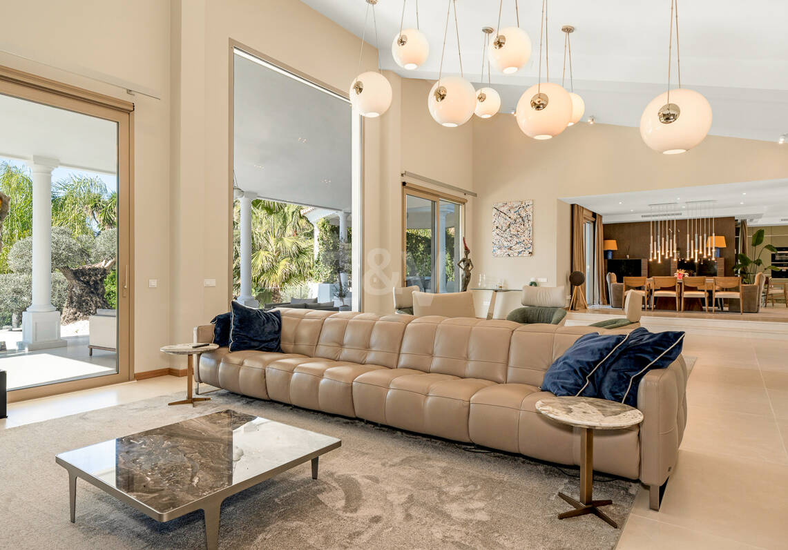 Sophisticated Villa Near Guadalmina’s Beach & Golf