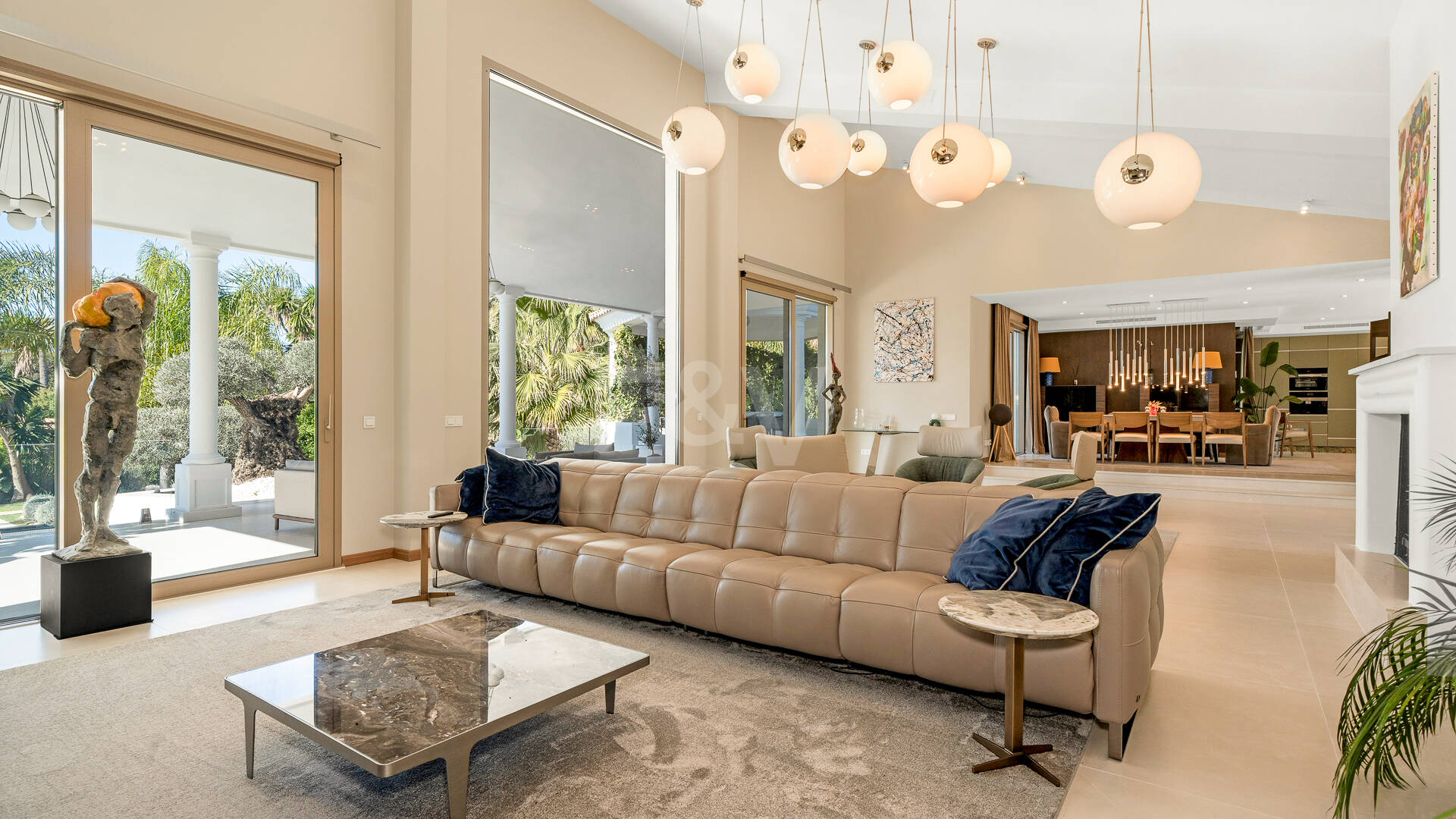 Sofisticada villa cerca de la playa y el golf de Guadalmina