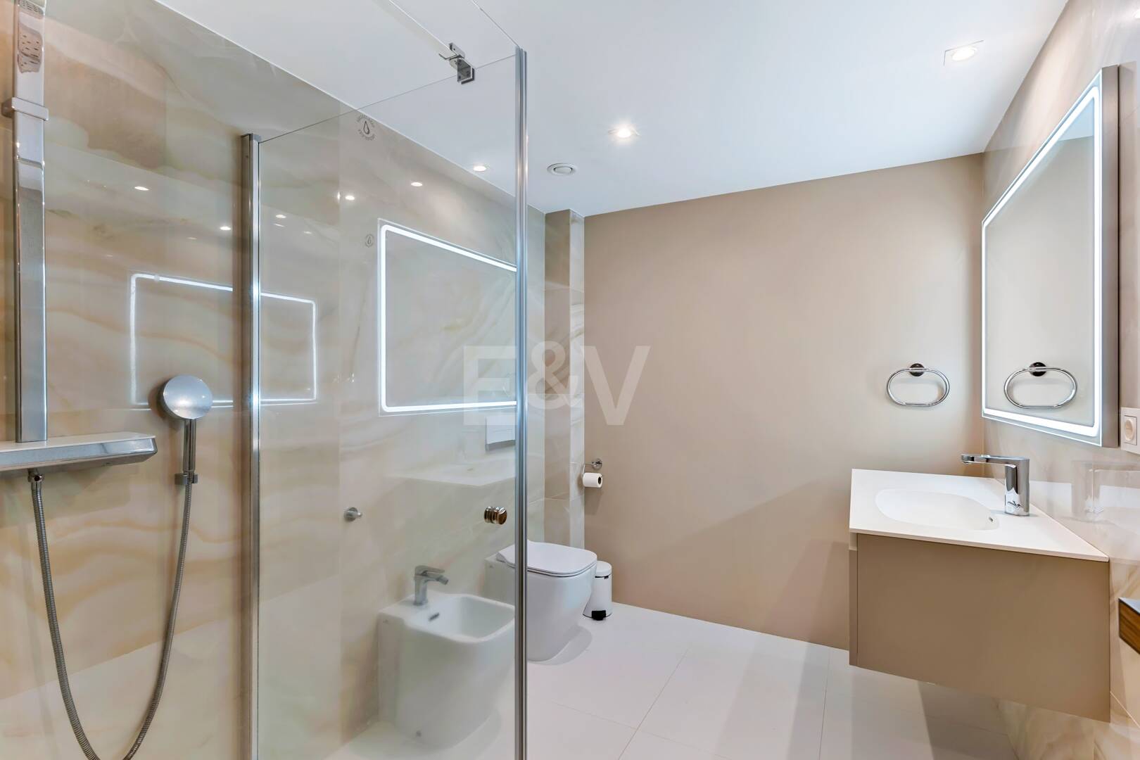 Exklusive Villa in der Nähe von Guadalminas Strand und Golfplatz