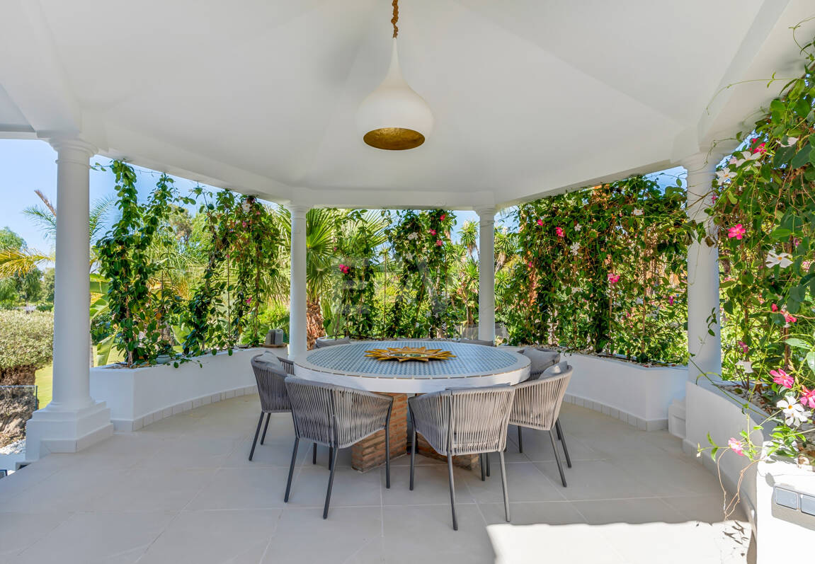 Sofisticada villa cerca de la playa y el golf de Guadalmina