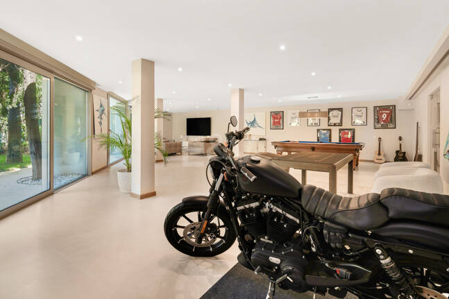 Sofisticada villa cerca de la playa y el golf de Guadalmina