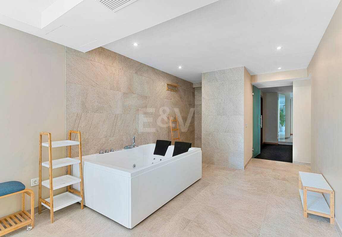 Sofisticada villa cerca de la playa y el golf de Guadalmina