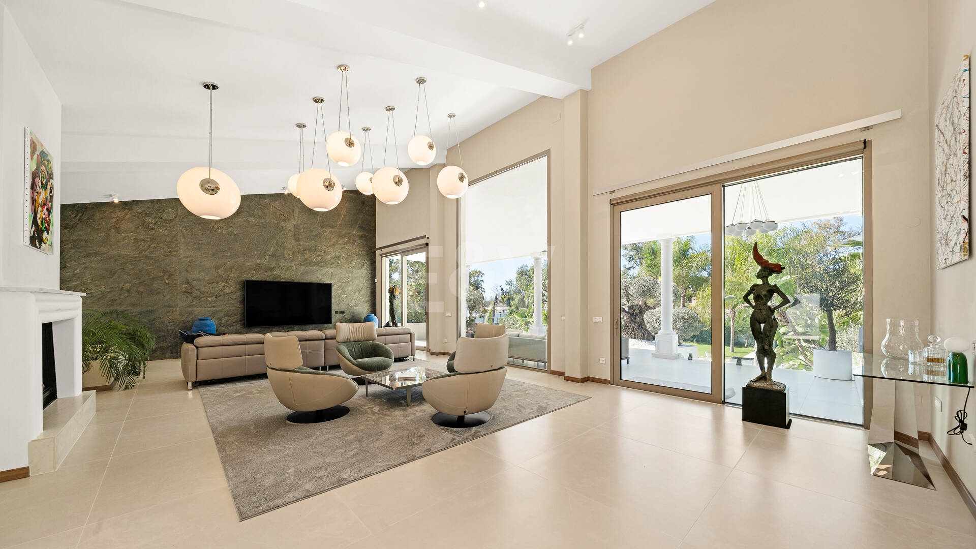 Sofisticada villa cerca de la playa y el golf de Guadalmina