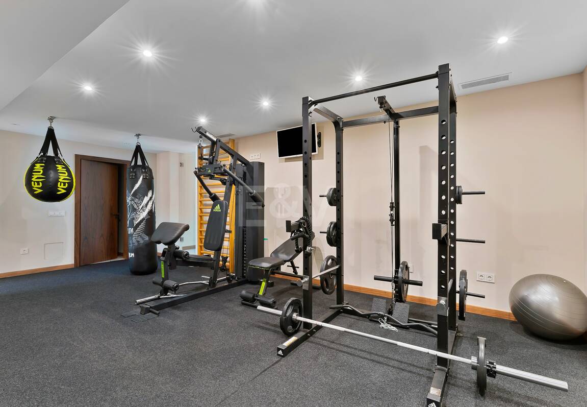 Exklusive Villa in der Nähe von Guadalminas Strand und Golfplatz