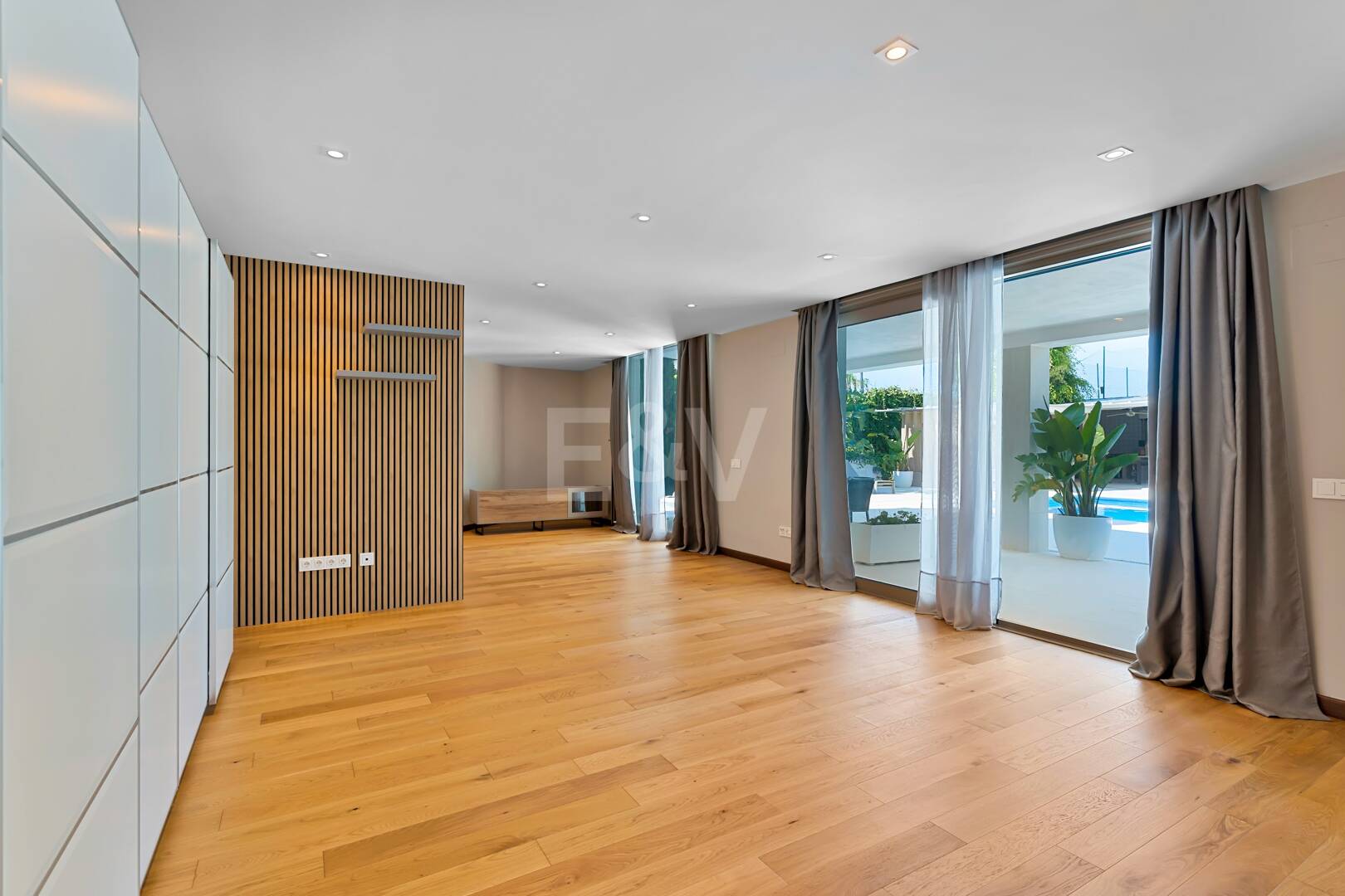 Exklusive Villa in der Nähe von Guadalminas Strand und Golfplatz