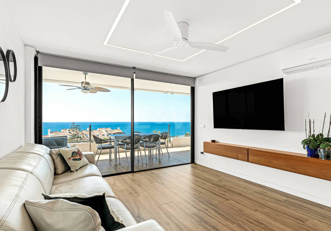 Modern lägenhet med fantastisk havsutsikt inom gångavstånd till stranden och golfbanan