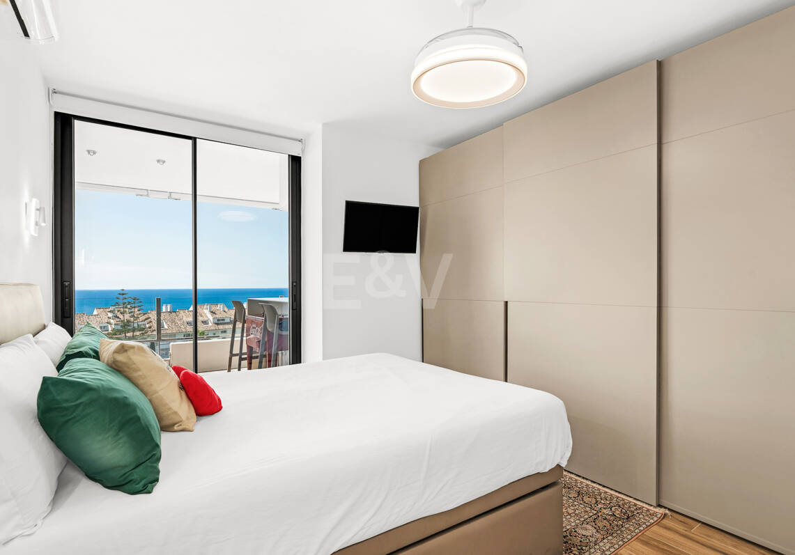 Modern lägenhet med fantastisk havsutsikt inom gångavstånd till stranden och golfbanan