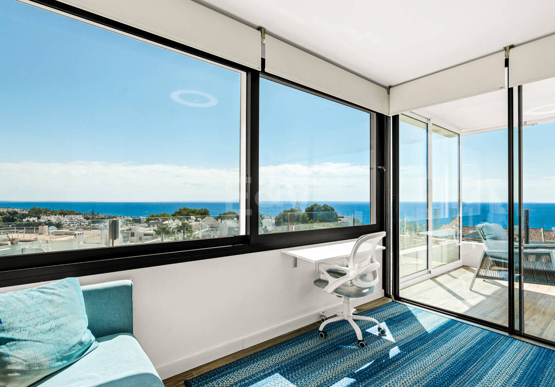 Modern lägenhet med fantastisk havsutsikt inom gångavstånd till stranden och golfbanan