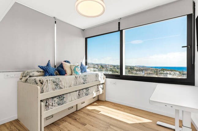 Appartement moderne avec vue magnifique sur la mer à distance de marche de la plage et du parcours de golf