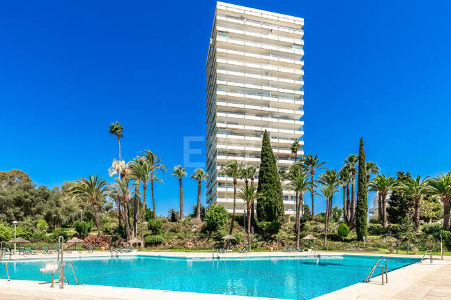 Appartement moderne avec vue magnifique sur la mer à distance de marche de la plage et du parcours de golf
