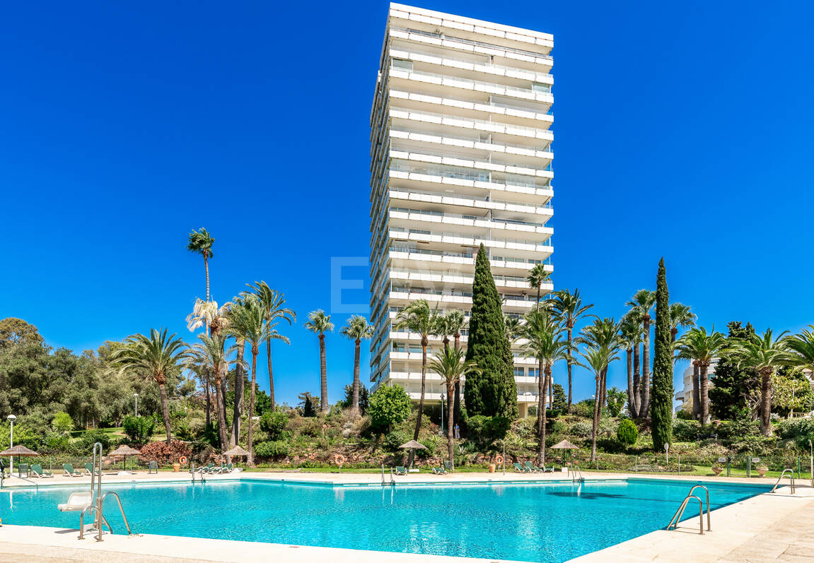 Appartement moderne avec vue magnifique sur la mer à distance de marche de la plage et du parcours de golf