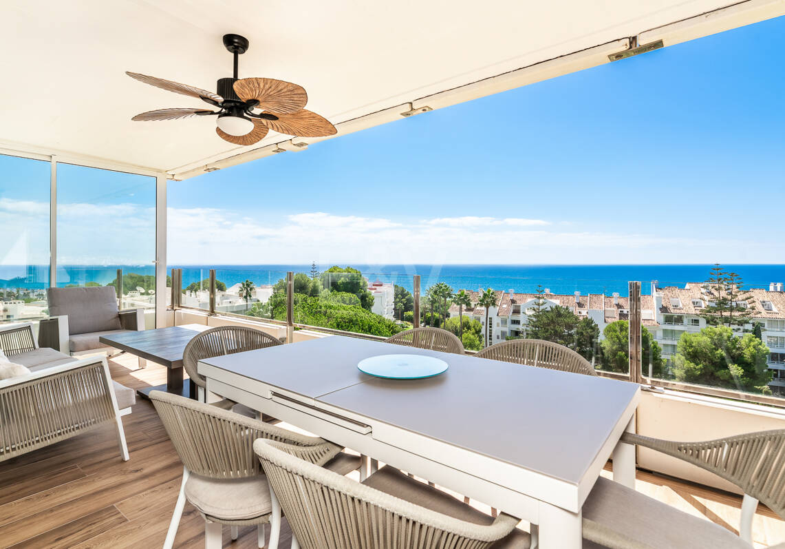 Modern lägenhet med fantastisk havsutsikt inom gångavstånd till stranden och golfbanan
