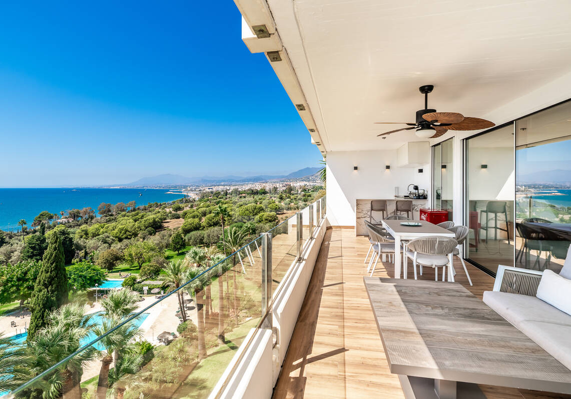 Modern lägenhet med fantastisk havsutsikt inom gångavstånd till stranden och golfbanan