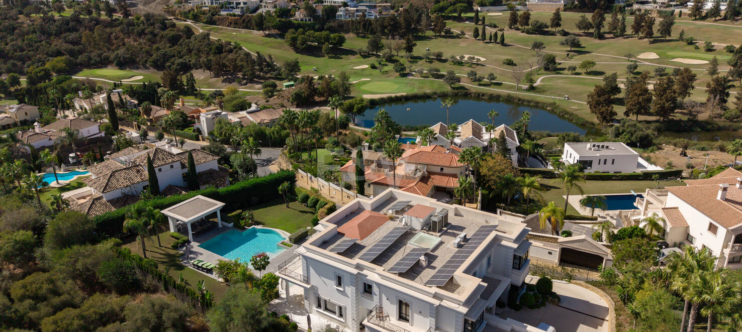 Grand Classical Villa med panoramautsikt över havet och Golf