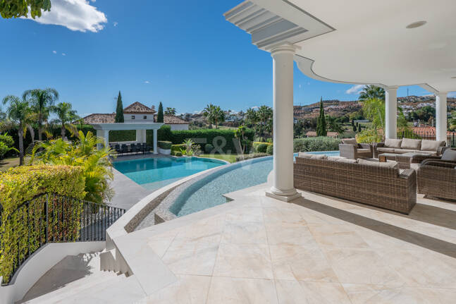 Grand Classical Villa z widokiem na Morze Panoramiczne i Golf