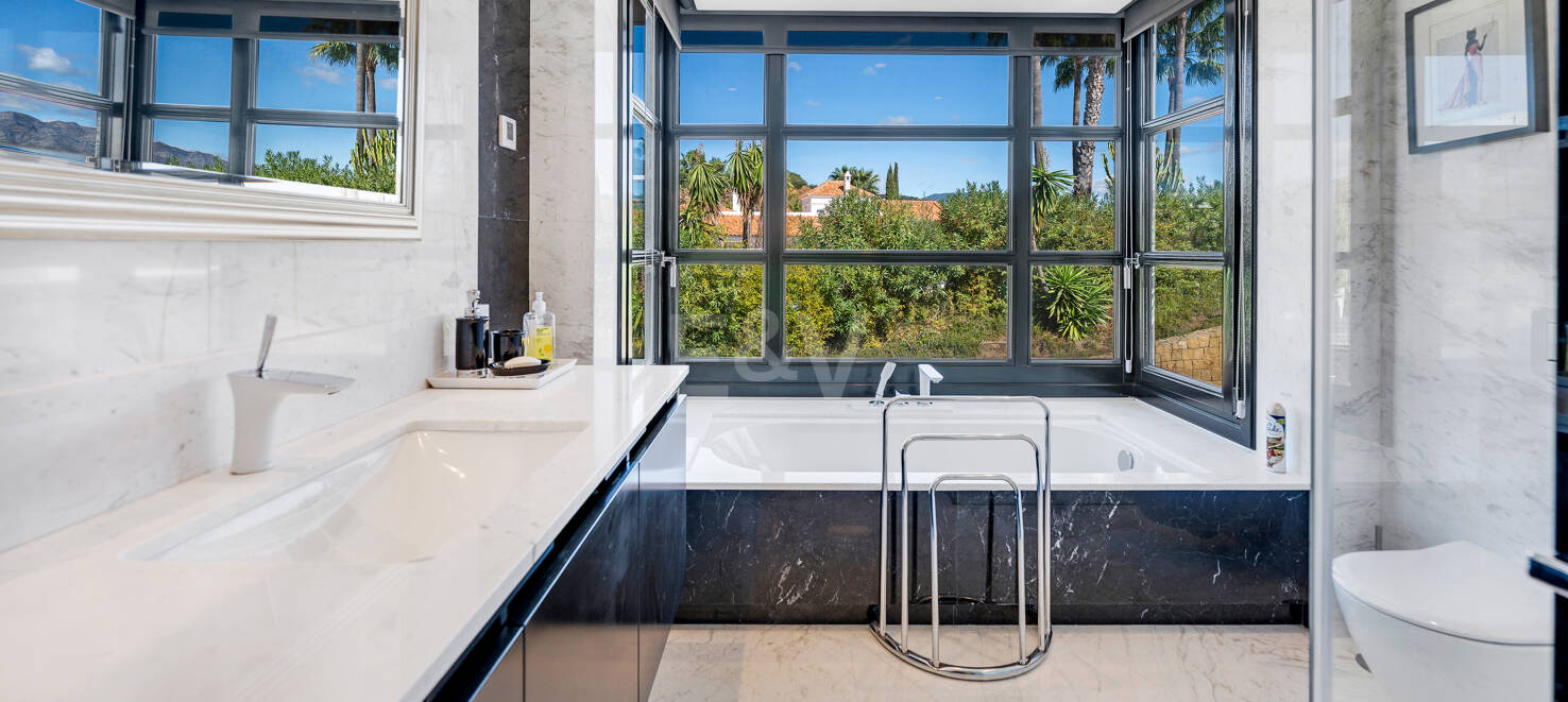 Grand Classical Villa z widokiem na Morze Panoramiczne i Golf