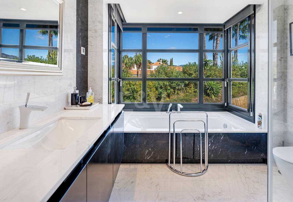 Grand Classical Villa z widokiem na Morze Panoramiczne i Golf