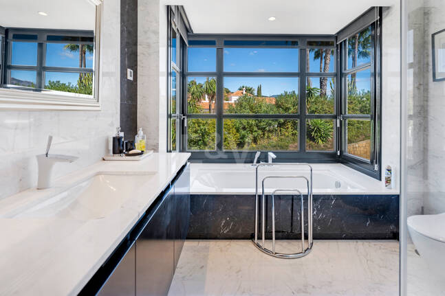 Grand Classical Villa z widokiem na Morze Panoramiczne i Golf