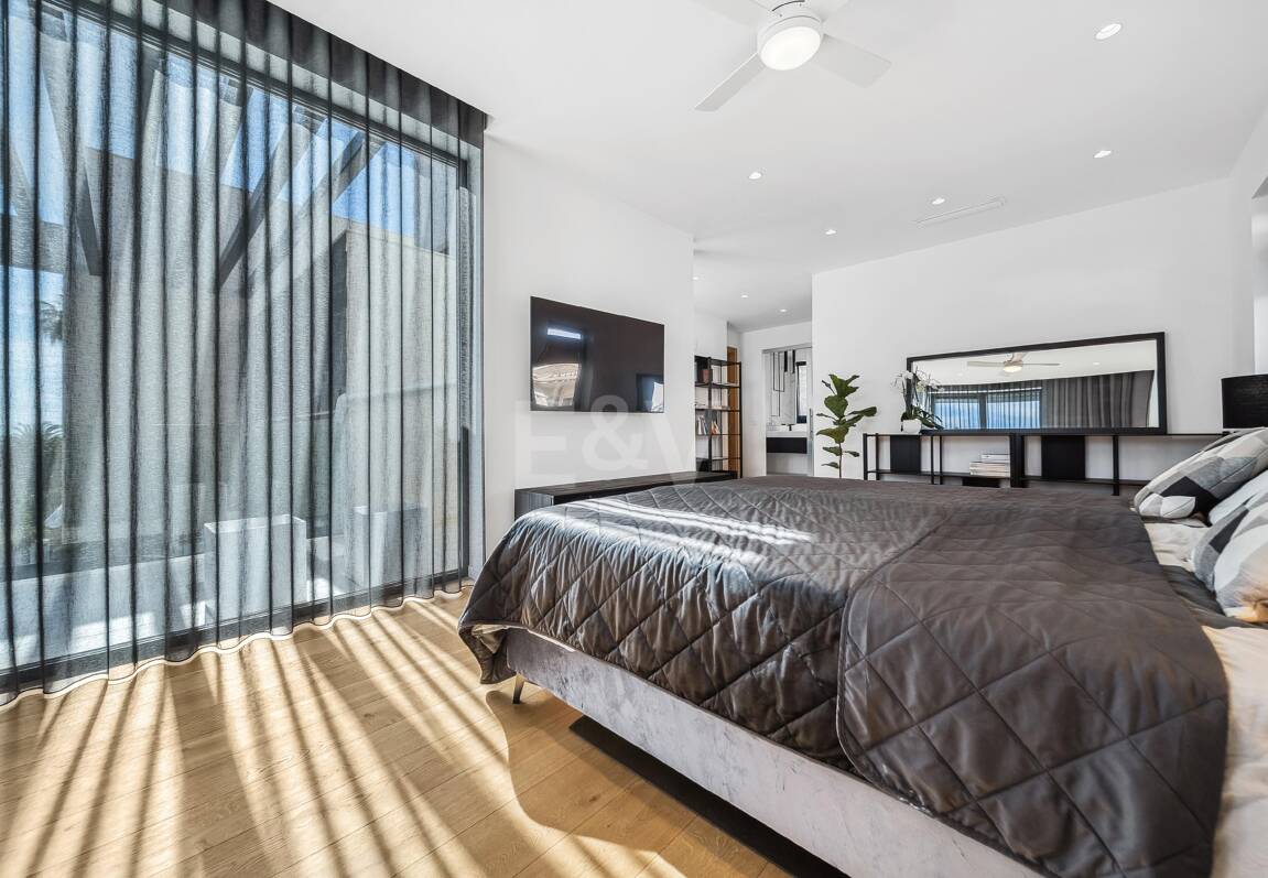 Modern Luxury Villa with Timeless Scandinavian Design Close to the Beach