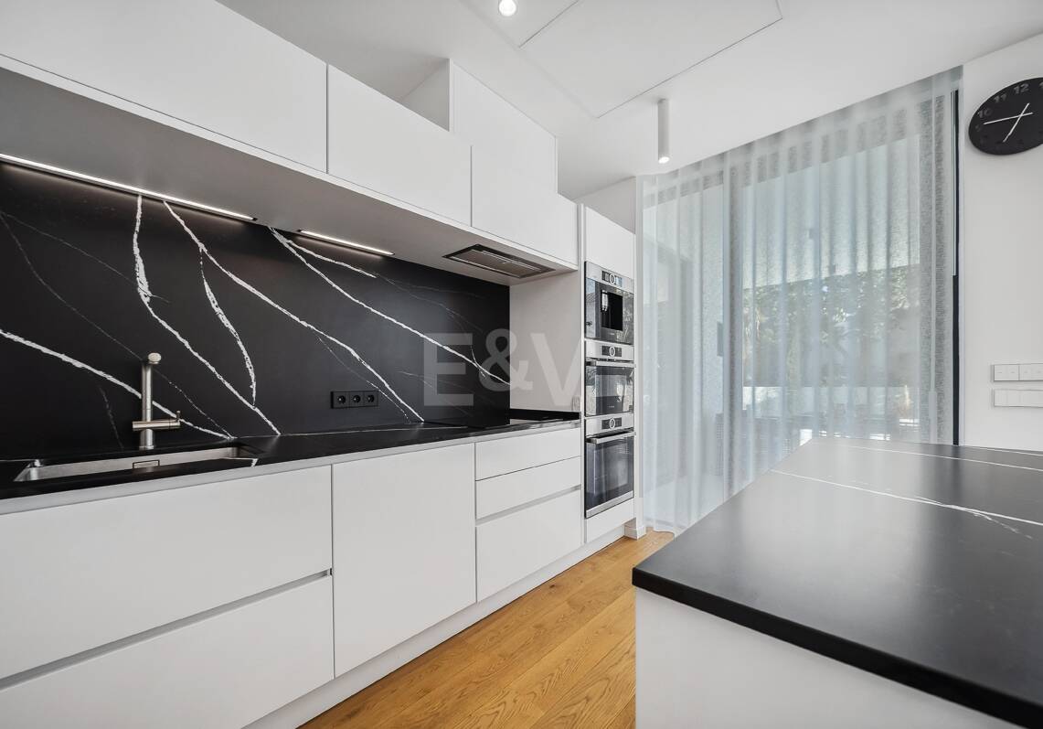 Modern lyx Villa med tidlös skandinavisk design nära stranden