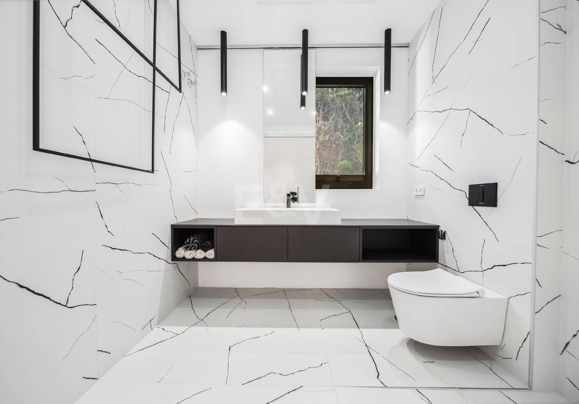 Modern lyx Villa med tidlös skandinavisk design nära stranden
